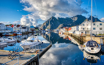 Henningsvaer, morning, Lofoten, yachts, bay, Henningsvaer cityscape, fjord, sea, Norway HD wallpaper