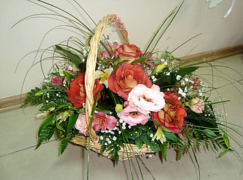 Flowers, Roses, Fern, Alstroemeria, Gypsophilus, Gipsophile, Basket, Composition, Lisianthus Russell, Lisiantus Russell HD wallpaper