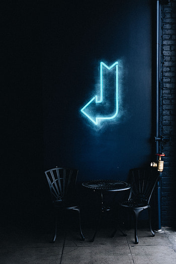 Arrow, Miscellanea, Miscellaneous, Wall, Table, Pointer, Cafe, Café, Chairs, Side Table HD phone wallpaper