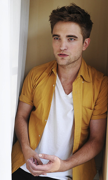 New York Times 2010, Robert Pattinson HD phone wallpaper