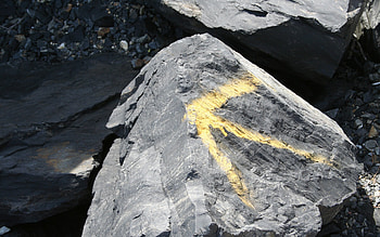 Look at me. I'm a rock., texture, arrow, rock HD wallpaper