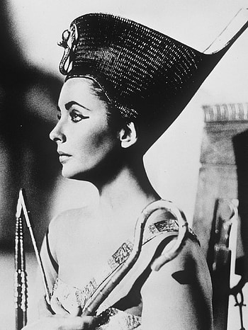 Cleopatra 1963, Elizabeth Taylor's portrayal, Cinematic masterpiece, Historical drama HD phone wallpaper