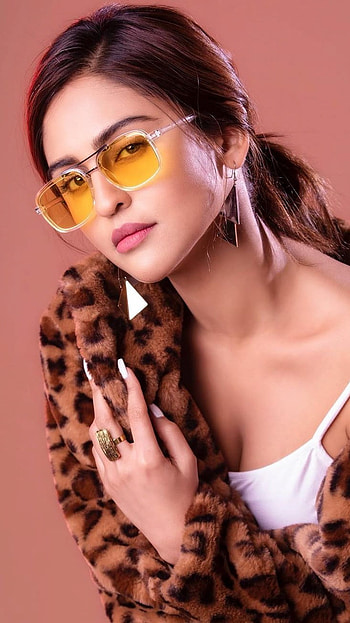 Krystle Dsouza, Bollywood Heroine Krystle HD phone wallpaper