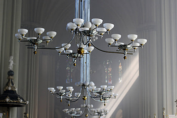 Spotlights , Church chandelier, Cathedral, Architectural grandeur HD wallpaper