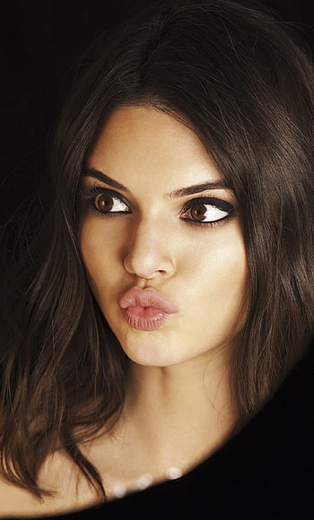 Kendall Jenner, Celebrities, Taking selfie HD phone wallpaper
