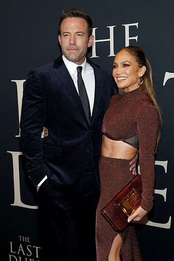 Jennifer Lopez's stunning gown, The Last Duel premiere, Herv Leger design, Red carpet fashion HD phone wallpaper