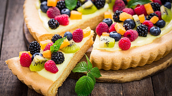 Pie , Sweet pastry visuals, Dessert-themed backgrounds, Delicious screen decor HD wallpaper