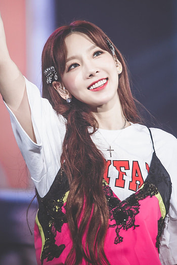 Kim Taeyeon, Music artist, Taeyeon 200117, Taeyeon's talent HD phone wallpaper
