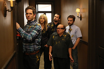 Sunny Philadelphia Season 15, Record-breaking premiere, Historical moment, Groundbreaking episode HD wallpaper