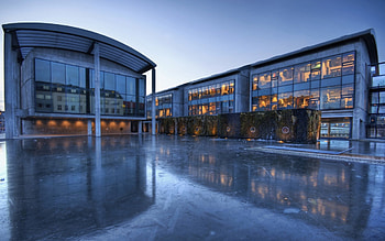 frozen museum courtyard, buildings, museum, courtyard, dusk, office, ice HD wallpaper
