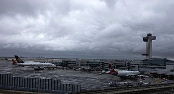 John F. Kennedy International Airport, Air France plane, Security threats, Aviation news HD wallpaper