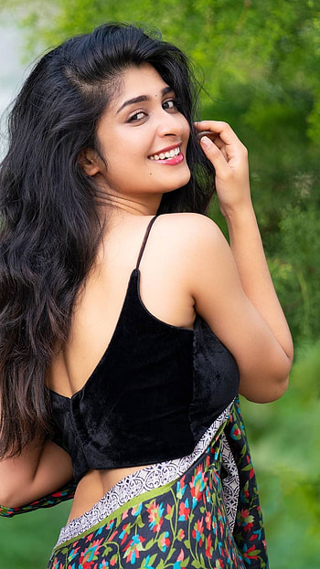 Aditi prabhudeva, saree beauty, kannada actress HD phone wallpaper