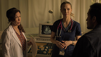 Fiona Gubelmann as Dr. Morgan Reznick, The Good Doctor, Littmann Stethoscope, S04E19 HD wallpaper