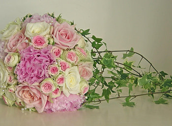 Flowers, Roses, Beads, Registration, Typography, Branches, Greens, Bouquet, Handsomely, It's Beautiful HD wallpaper