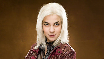 Nymphadora Tonks, Dynamic Auror, Metamorphmagus abilities, Harry Potter character HD wallpaper