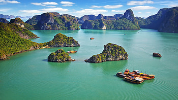 Ha Long Bay beauty, Vietnam's natural marvel, Majestic mountains, Seaside splendor HD wallpaper