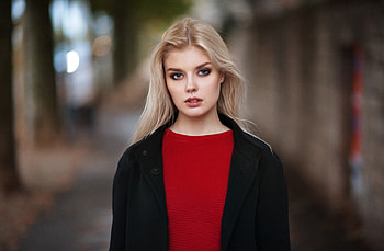 Beautiful girl, winter, outdoor HD wallpaper