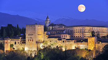 Alhambra Palace, Striking , Breathtaking , Mesmerizing beauty HD wallpaper