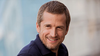 Guillaume Canet, Versatile actor, French cinema, Challenging roles HD wallpaper