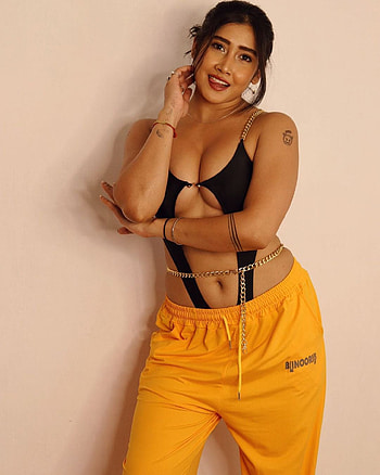 Sofia Ansari, joint, thigh HD phone wallpaper
