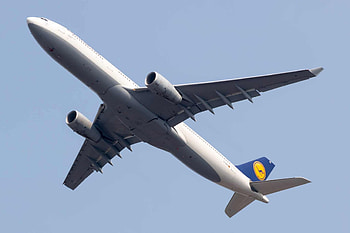 Lufthansa, Digital boarding passes HD wallpaper