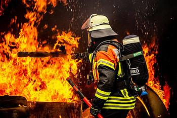Feuerwehr Herrenberg, Firefighters in action, Heroic rescue, Fire station HD wallpaper