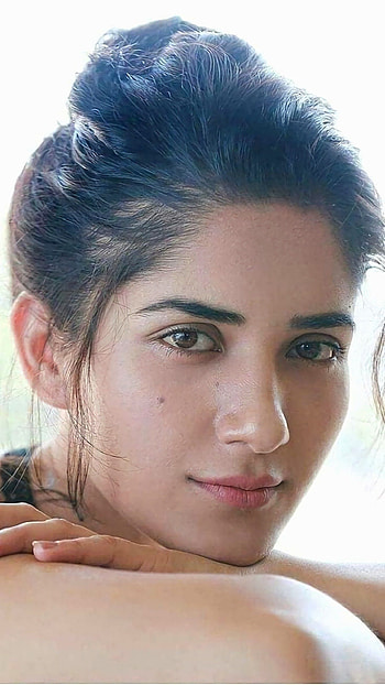 Ruhani Sharma, telugu actress HD phone wallpaper