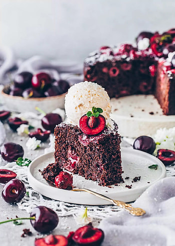 Vegan cherry cake indulgence, Irresistible cherry recipe, Bianca Zapatka's masterpiece, Sweet plant-based delight HD phone wallpaper