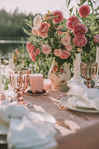 Flowers, Roses, Bouquet, Table, Decoration HD phone wallpaper