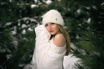 Girl Snow Winter White Clothing , girls, model, snow HD wallpaper