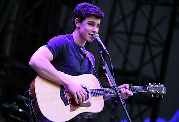 Lincoln Financial Field, Shawn Mendes HD wallpaper