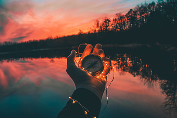 Sunset, Shine, Light, Miscellanea, Miscellaneous, Hands, Compass HD wallpaper