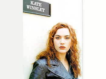 Kate Winslet, lovely kate, eyes, face, gorgeous look, lips, beautiful look, hair, cheeks HD wallpaper