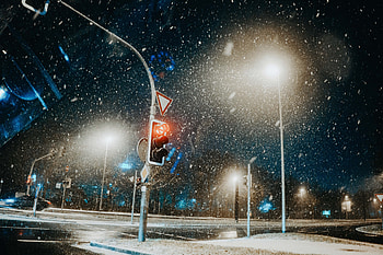 Traffic Light Snow Pillar , traffic-lights, graphy, snow, road HD wallpaper