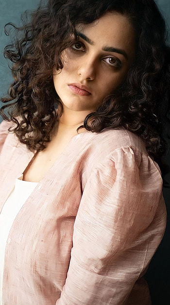 Nithya Menon, multilingual actress HD phone wallpaper