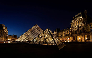 Immersive experience, Exceptional artwork, Architectural grandeur, Art lovers' haven HD wallpaper
