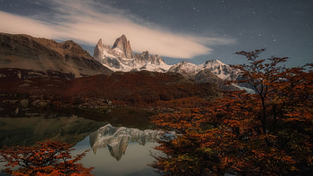 Laguana Capri Under Moonlight, nature, mountains, snow, trees, lake, stars HD wallpaper