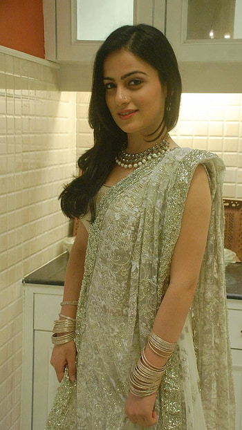 Radhika Madan, Heroine Radhika HD phone wallpaper