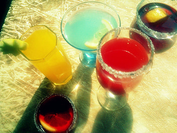 mmm. . . Coktails , BeutifulDay, GoodFeeling, Coktail, SunIsUp, Friends, Colors, Sweets HD wallpaper
