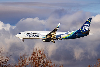 Alaska Airlines, Mileage redemption, Loyalty program, Travel rewards HD wallpaper
