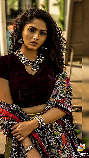 Sunaina, tamil actress HD phone wallpaper