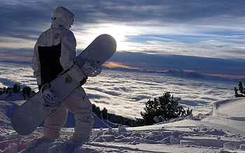 Nike snowboarding , Stylish snowboarding visuals, Winter sports inspiration, High-quality backgrounds HD wallpaper