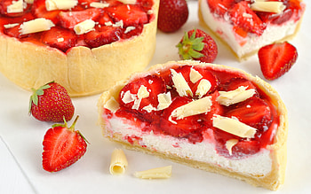 Dessert strawberry tarts, Cream and berries, 126148, Irresistibly sweet and tangy HD wallpaper