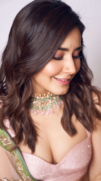 Raasi khanna, model, actress, cleavage HD phone wallpaper