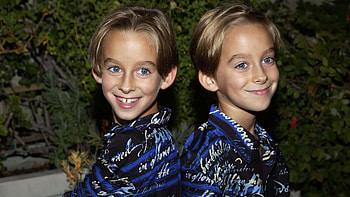 Raymond TV series, Sawyer Sweeten, Child actor, Suicide HD wallpaper