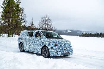 Mercedes-Benz MPV in : Winter Testing Adventure, Car, Mercedes-Benz MPVs HD wallpaper