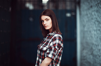 Brunette, girl model, short hair, looking straight HD wallpaper