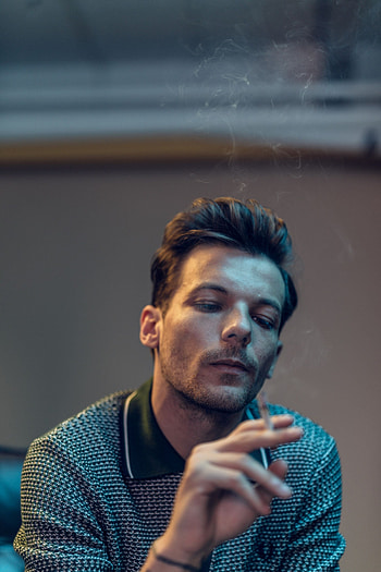 Louis Tomlinson HD phone wallpaper