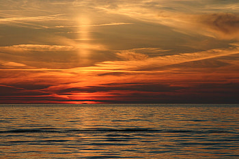 Glow, golden, morning, glowing, gold, surise, background, seascape, clouds, nature, sky, amazing, water, sun, ocean HD wallpaper