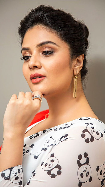 Sreemukhi, telugu actress HD phone wallpaper